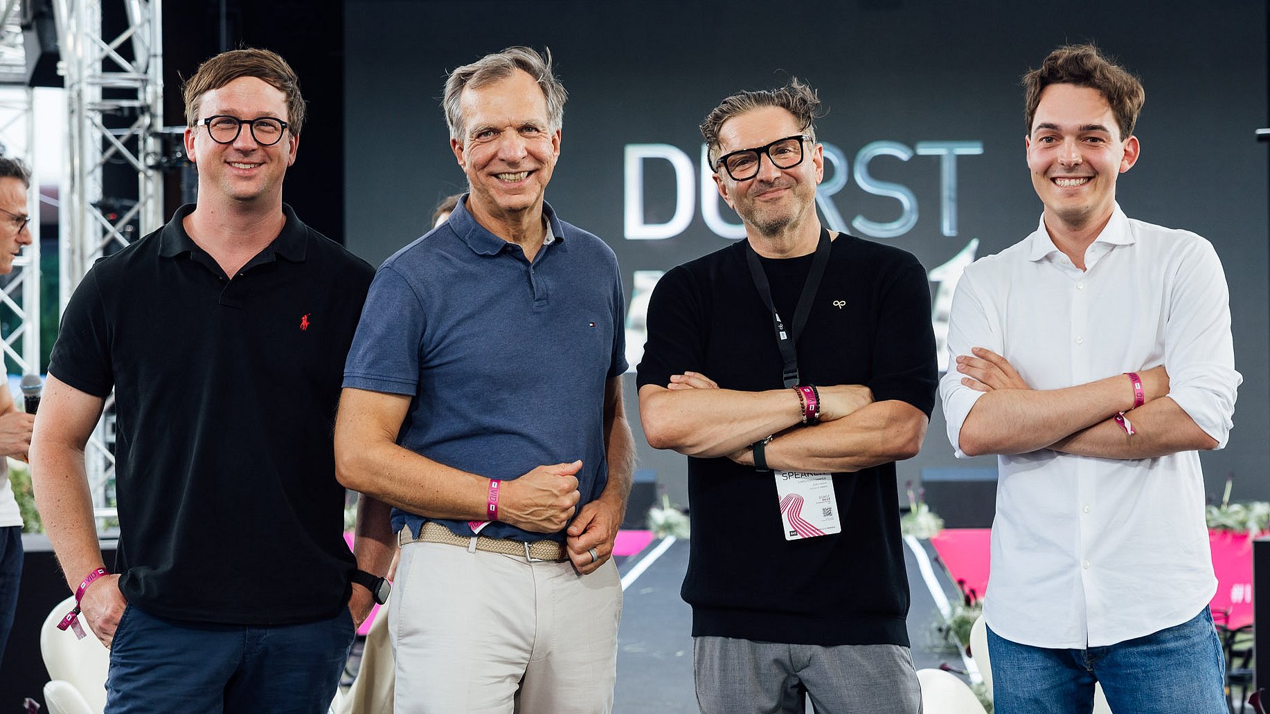 Patrick Pfaff, Managing Director des TUM Venture Labs Robotics / AI, Philipp Gerbert, CEO der TUM Venture Labs, Christoph Gamper, CEO der Durst Group, und Philip Moedinger, Analyst Corporate Development bei Durst.