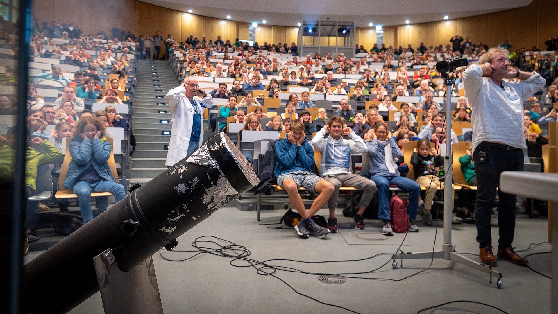 The large lecture hall in the main building of the TUM School of Engineering and Design was packed to capacity.
