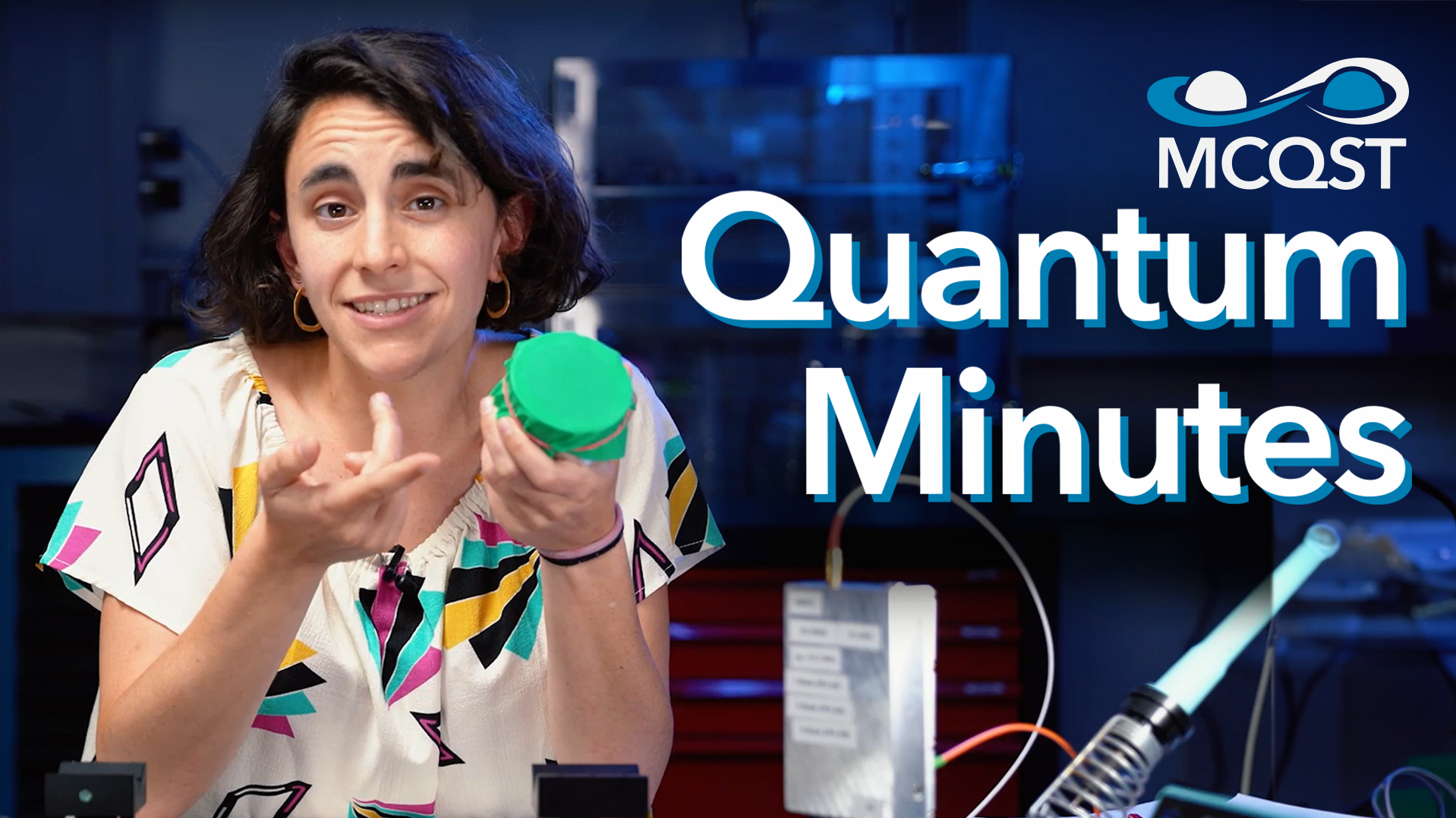 des Exzellenzclusters MCQST (abgebildet ist Dr. Irene Sanchez Arribas vom TUM-Lehrstuhl für Nano- und Quantensensorik)Teaserbild für die Videoserie "Quantum Minutes" 