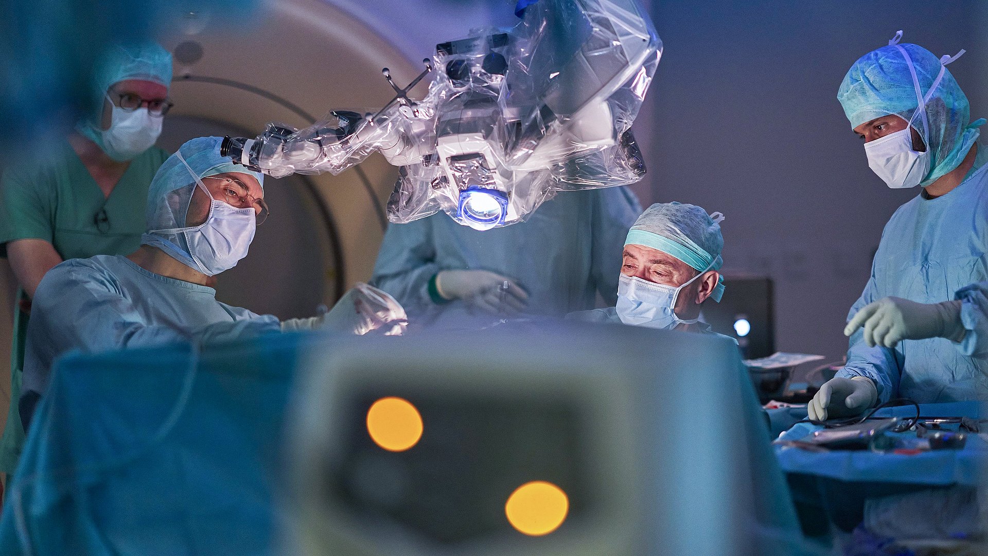 Doctors performing brain surgery at TUM University Hospital