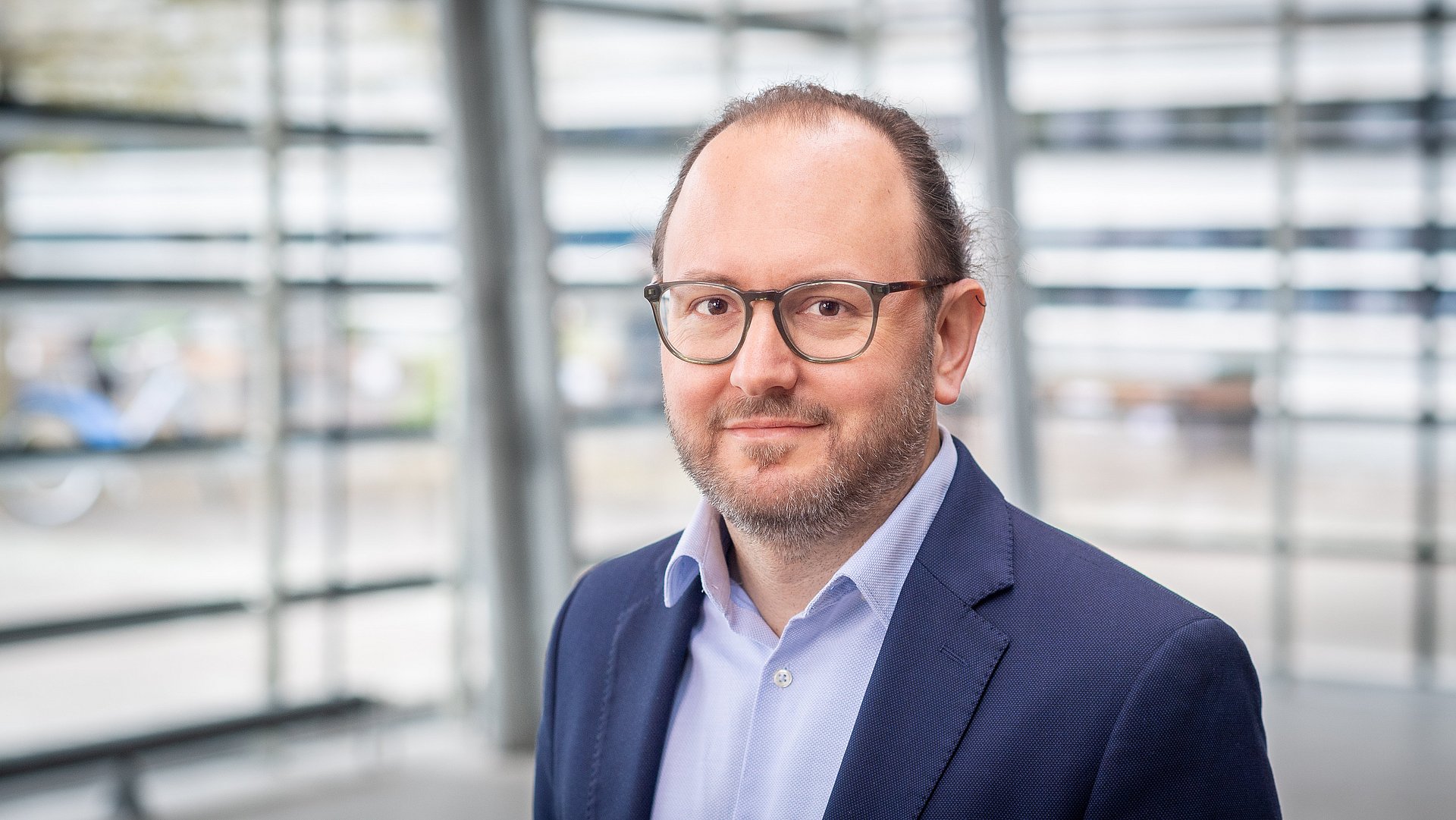 Can Dincer, Professor for Sensors and Wearables for Healthcare, provides insights into his research.