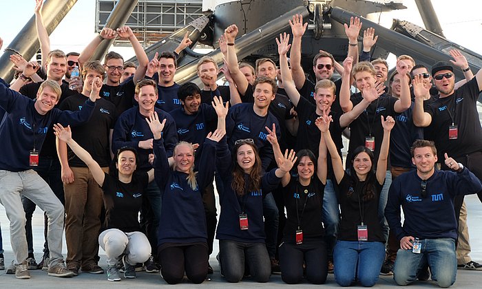 The WARR-Hyperloop-Team.