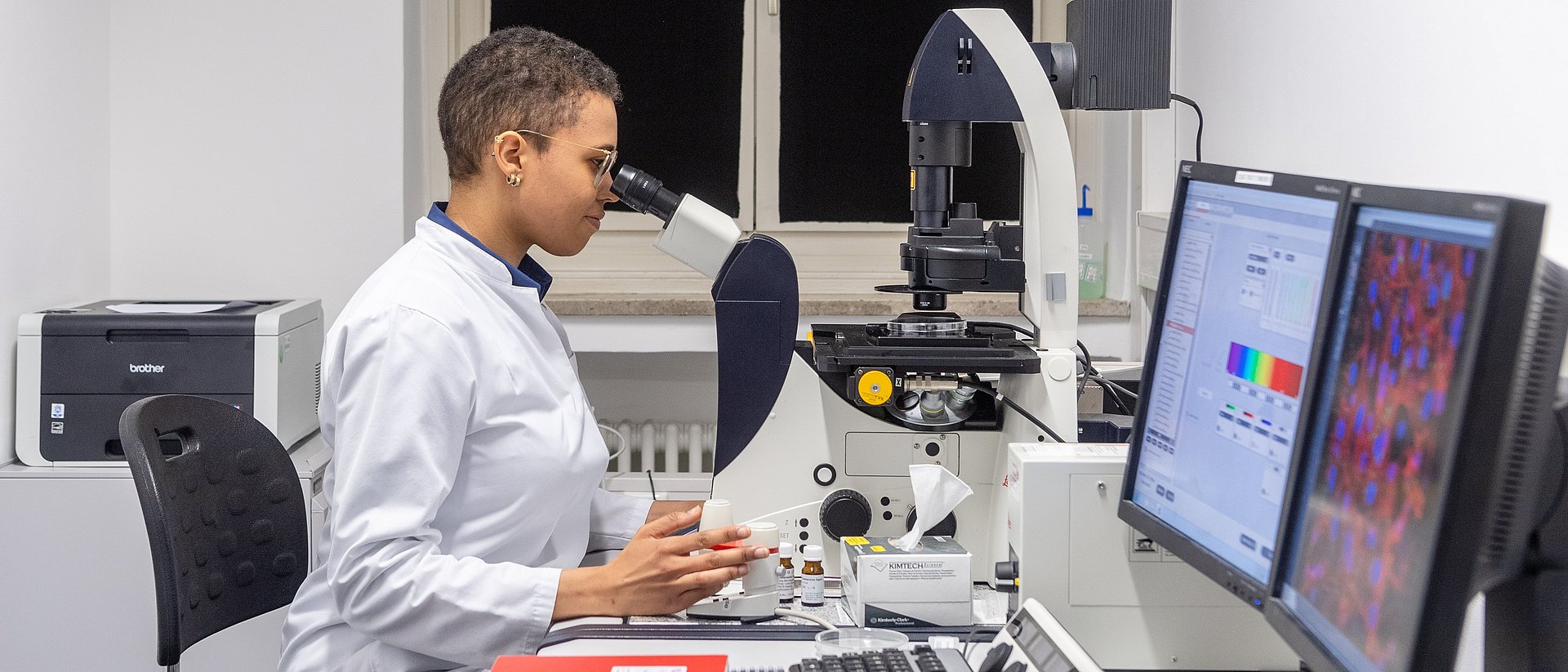 Scientists of the TUM are conducting laboratory and computer research on the classification and therapy of Covid-19. 