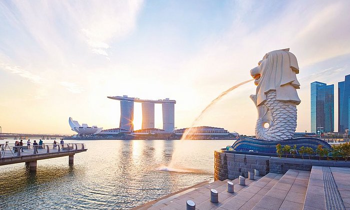 Merlion and Marina Bay Sands Hotel in Singapur