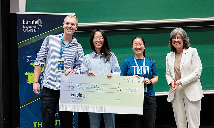 Winning team BioThermoBox at the award ceremony