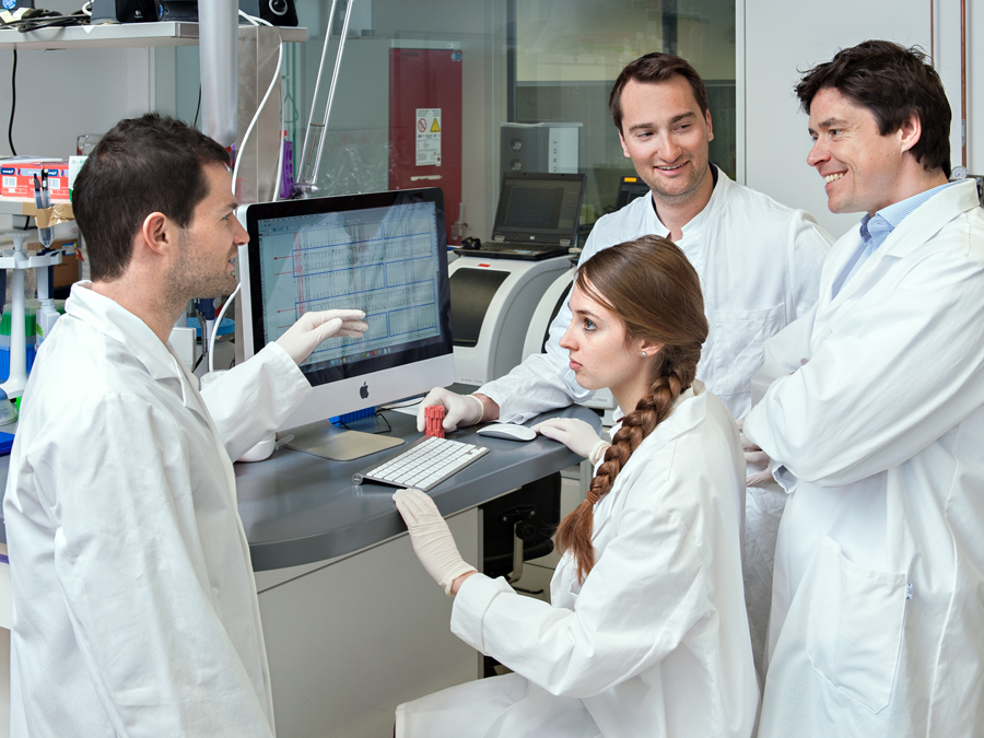 (l-r) Thomas Gerling, Andrea Neuner, Klaus Wagenbauer, and Prof. Hendrik Dietz. (Photo: U. Benz / TUM)
